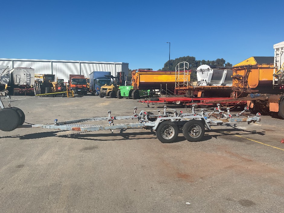 <p>2000 Polmac Boat Trailer</p>