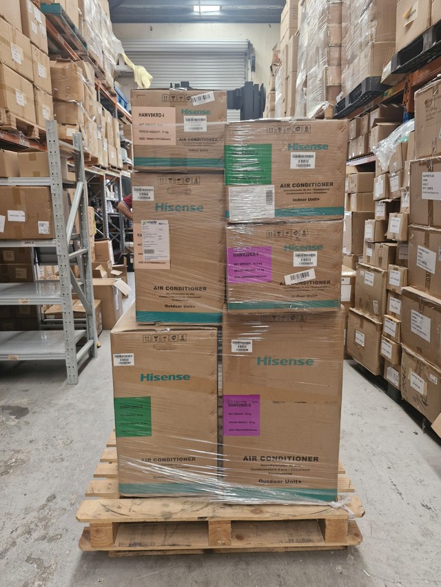 <p>Brand New 8.0kW V Series (Alpha) Reverse Cycle A/C</p>