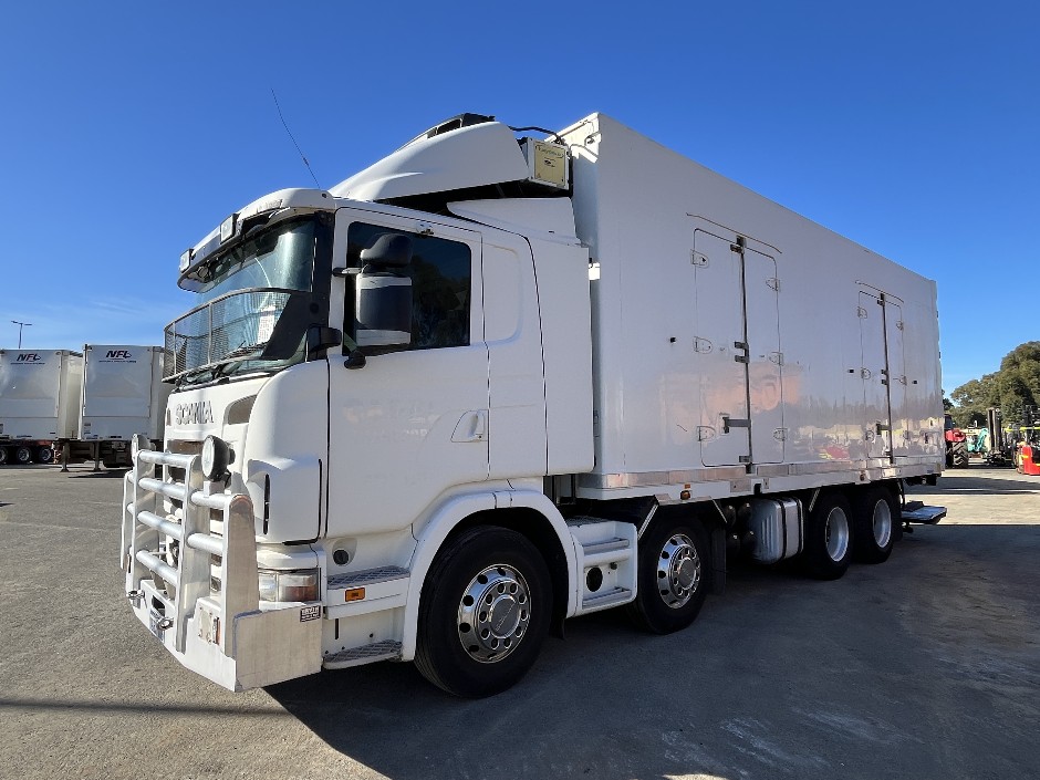2010 SCANIA    8x4 Refrigerated Pantech