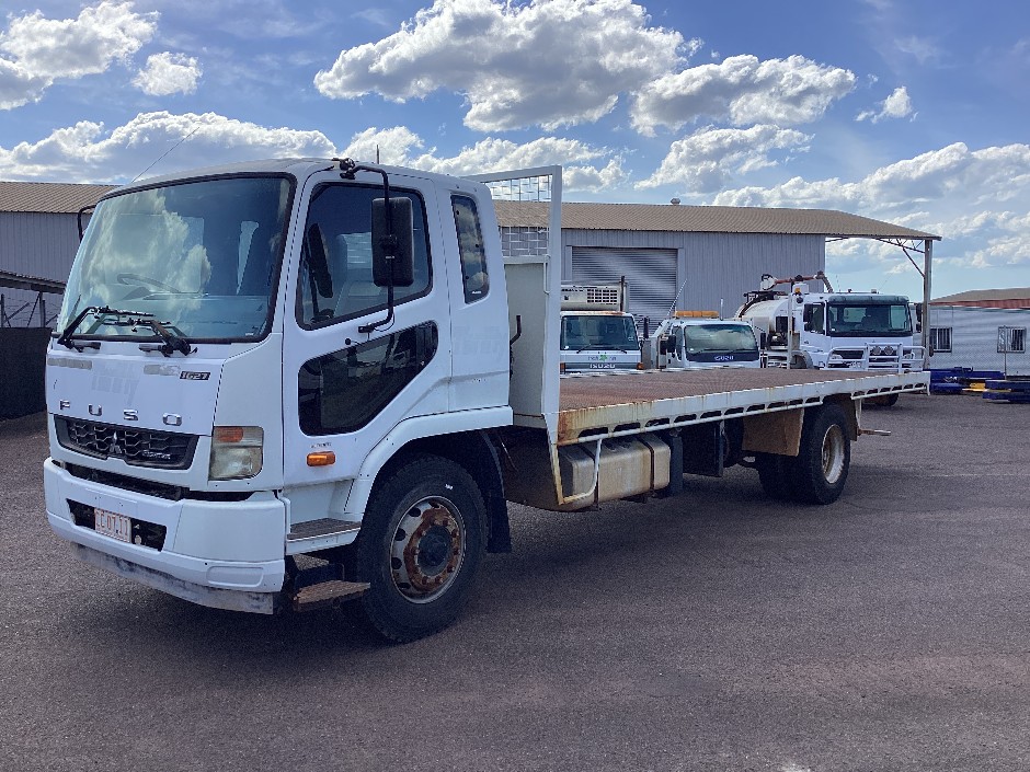 Mitsubishi Fuso Fighter 1627 4x2 Tray Truck