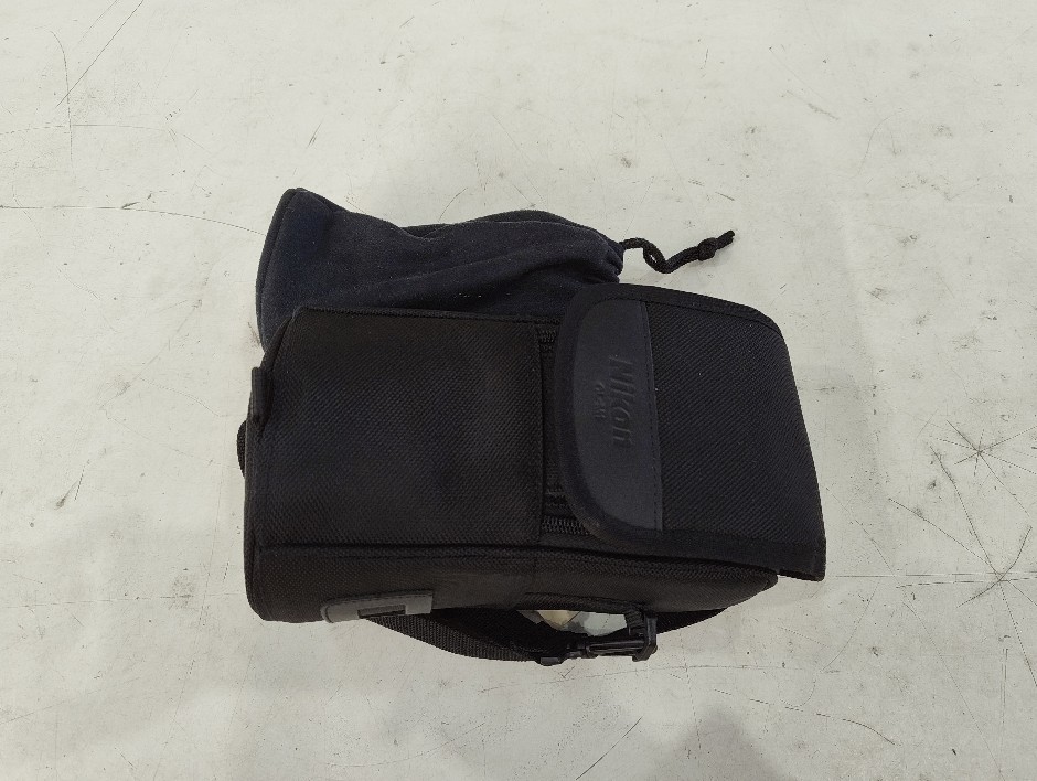 <p>Camera & Accessories</p>