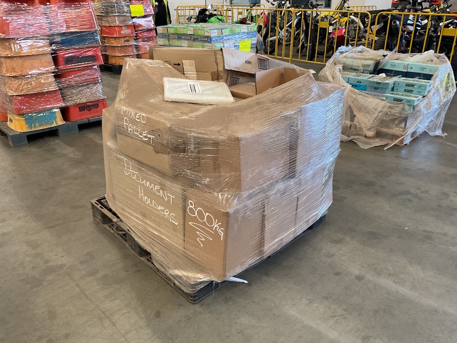 <p>Plastic Document Envelopes- Pallet of</p>