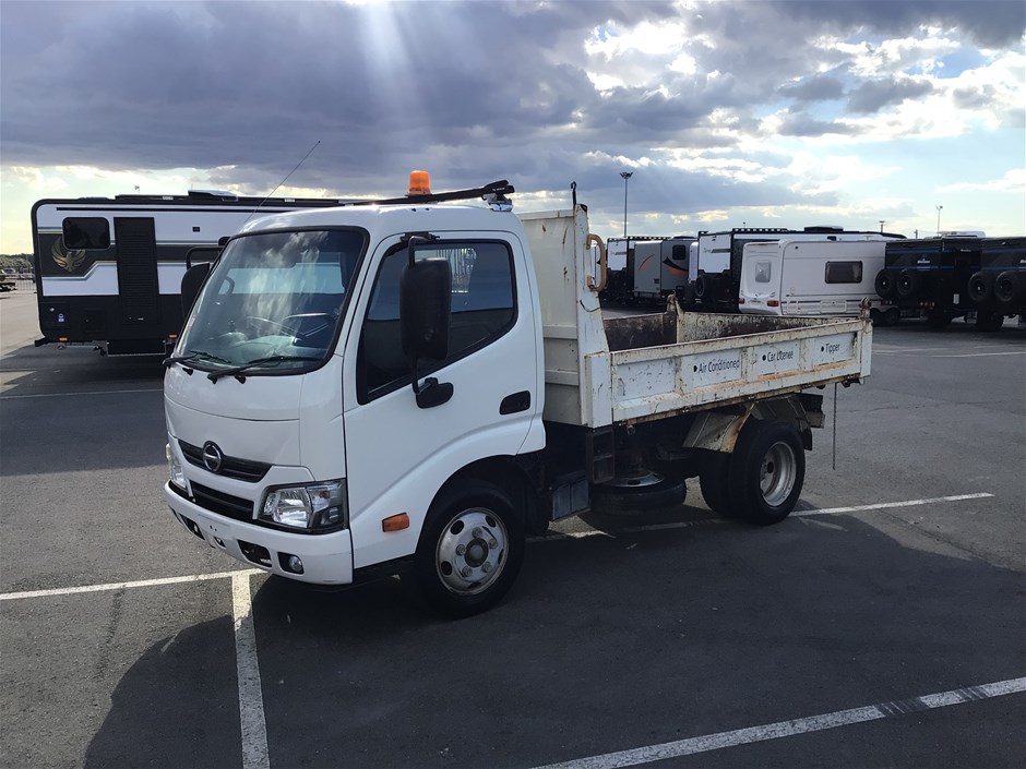 2018 Hino 300 4 x 2 Tipper Truck