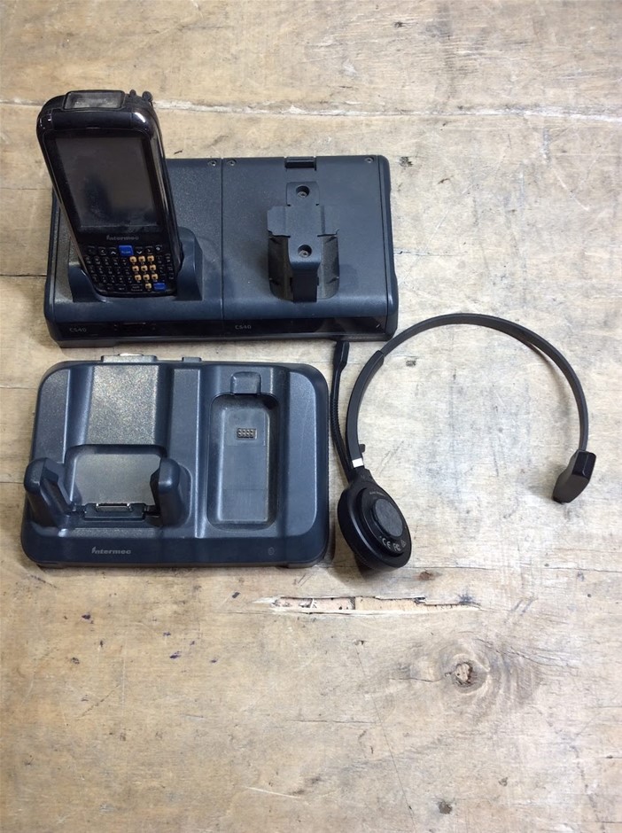 Intermec CS40 Mobile Computer With Charging Dock And Bluetooth Headset