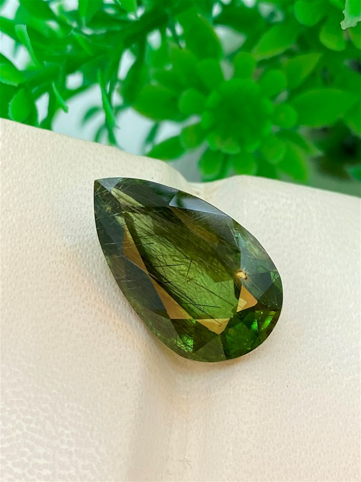 13.40 Carats Natural Rare Ludwigite Peridot