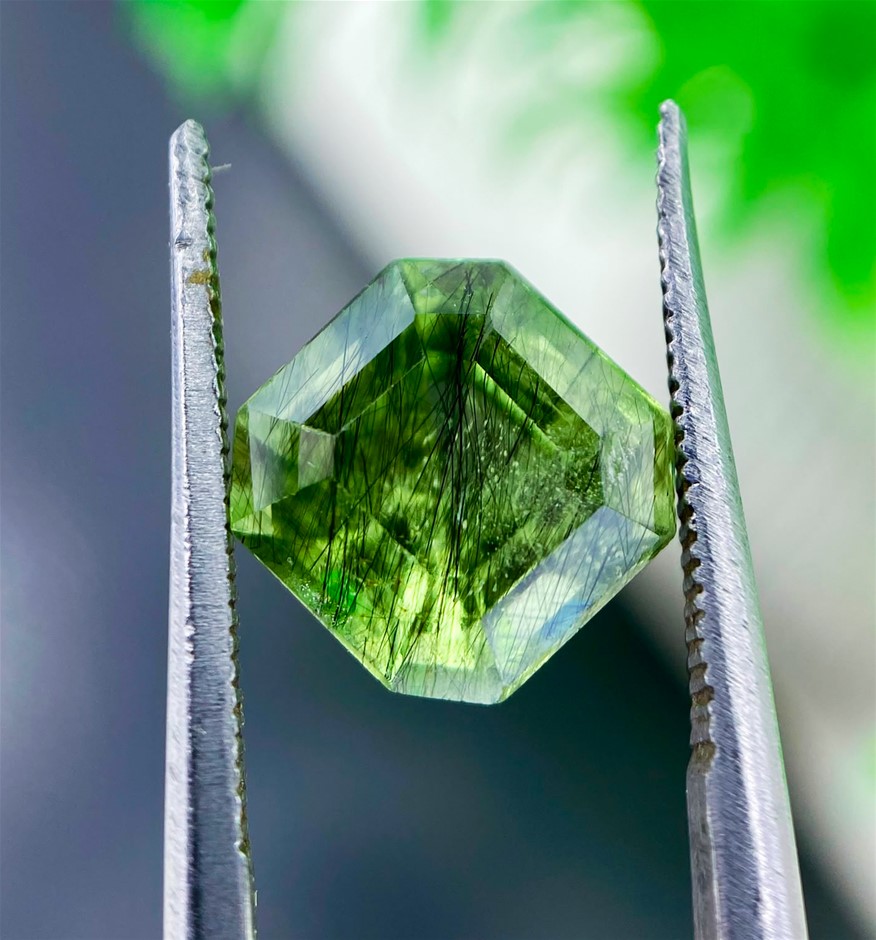 2.50 CT Splendid Natural Rare Ludwigite Peridot