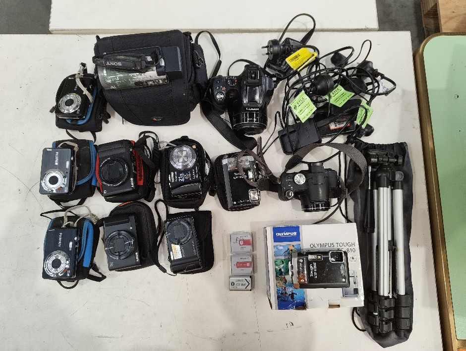 Camera & Accessories