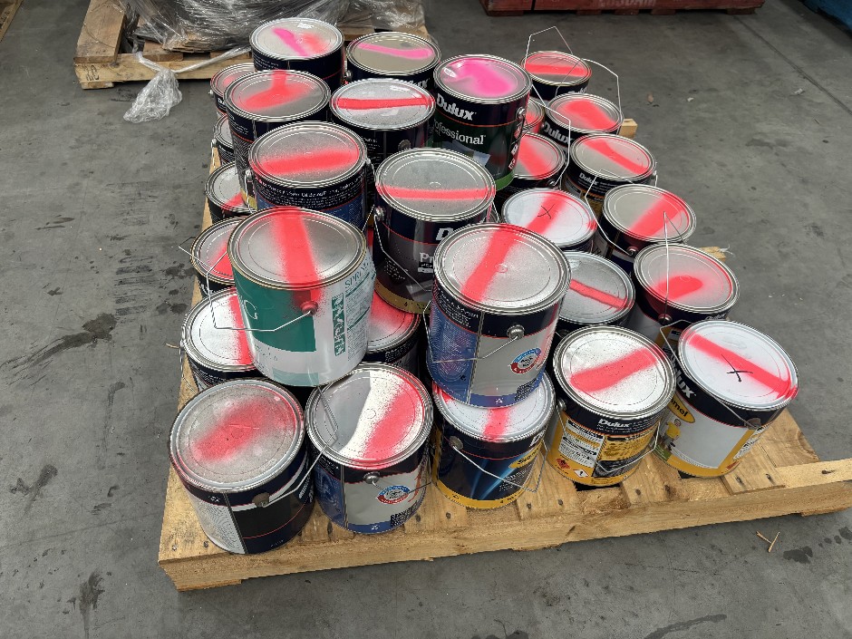 39 x Assorted 4L Paint Tins – Assorted paint