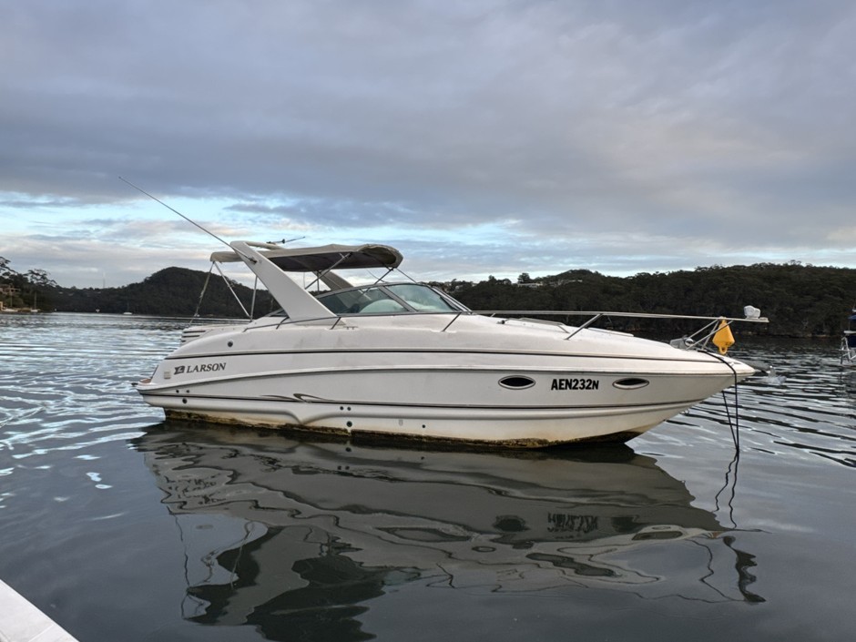 2003 Larson 260 Cabrio Sports Cruiser