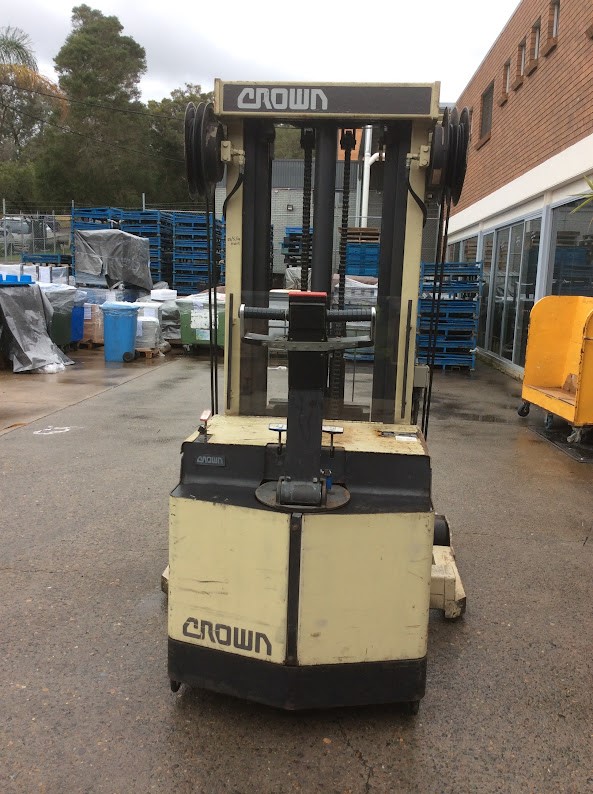 Crown 40WRTT210 Electric Walkie Reach Truck
