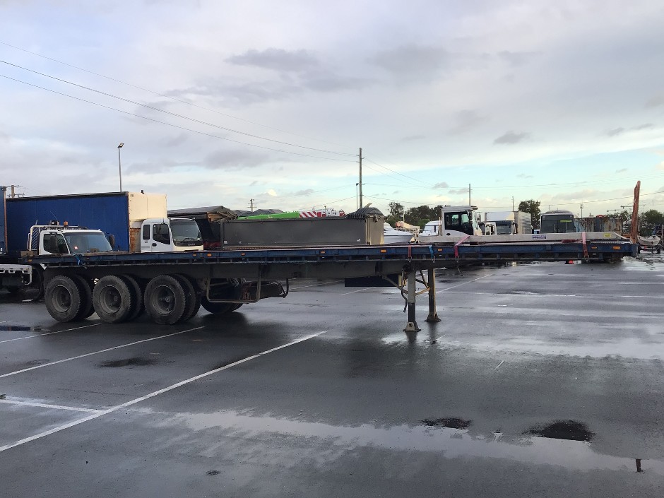 <p>1993 Freighter ST2 Tri-Axle Flat Deck Trailer</p>