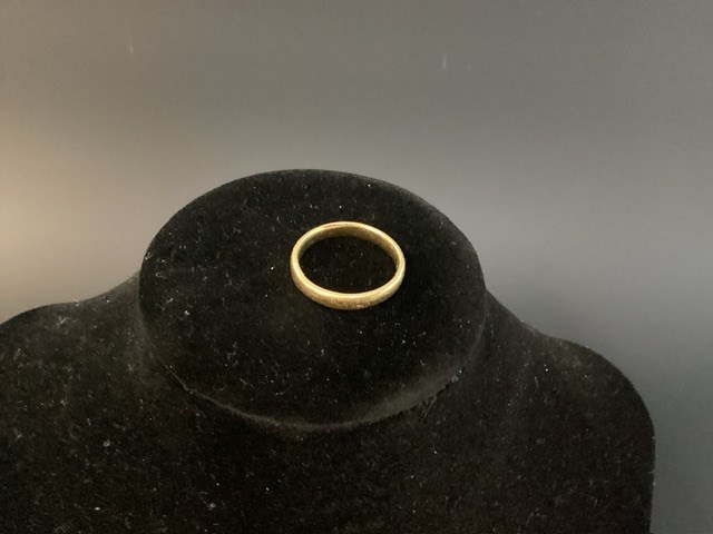 <p>1 X Stamped 18ct Yellow Gold, Band Ring</p>
