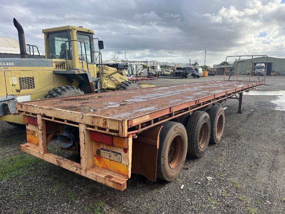 Maxitrans ST3 Tri-Axle