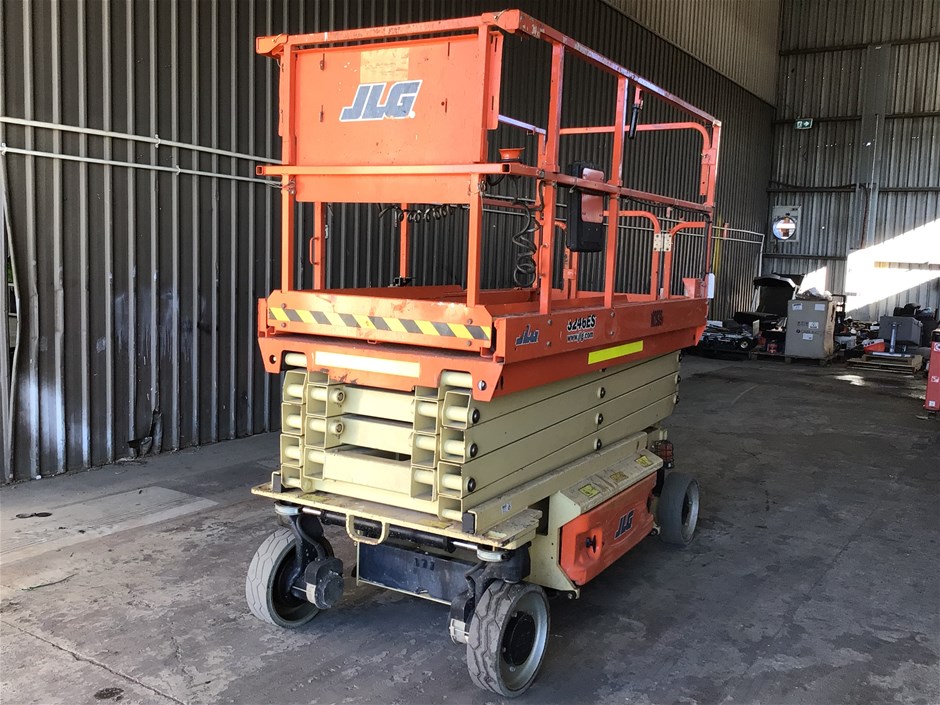 <p>2016 JLG 3246ES Scissor Lift</p>