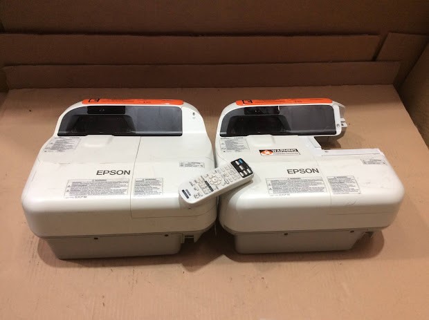 Epson EB-585We&EB-580e 3LCD Projector (Lot of 2)