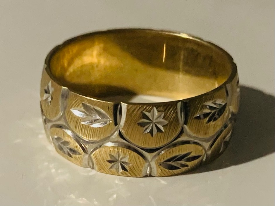 Vintage estate gold ring stamped 9ct