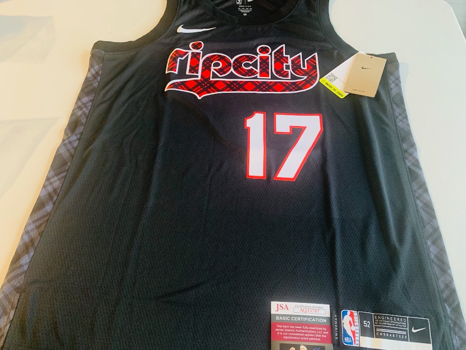 Shaedon Sharpe Signed Jersey - ROOKIE AUTO - JSA authentication