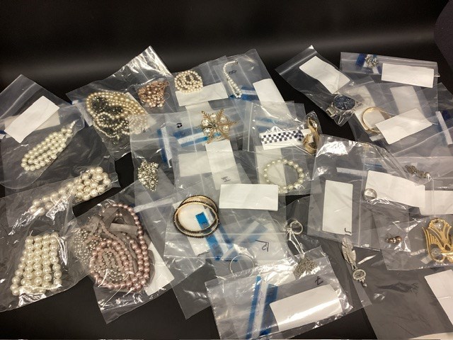 Assorted Jewellery