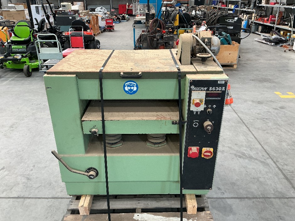 <p>Sicar Industrial Wood Thicknesser</p>