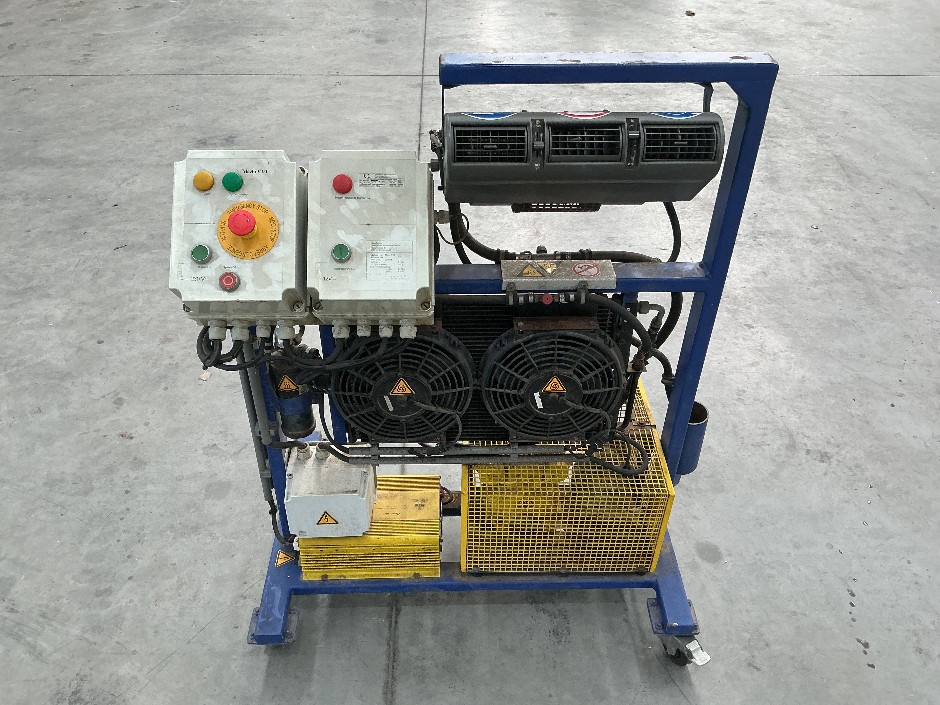 <p>Automotive A/C Training Aid</p>