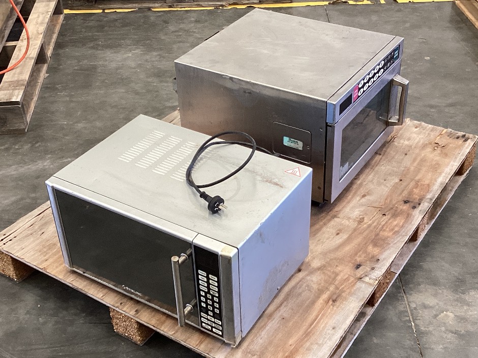 <p>2 x Microwave Ovens</p>