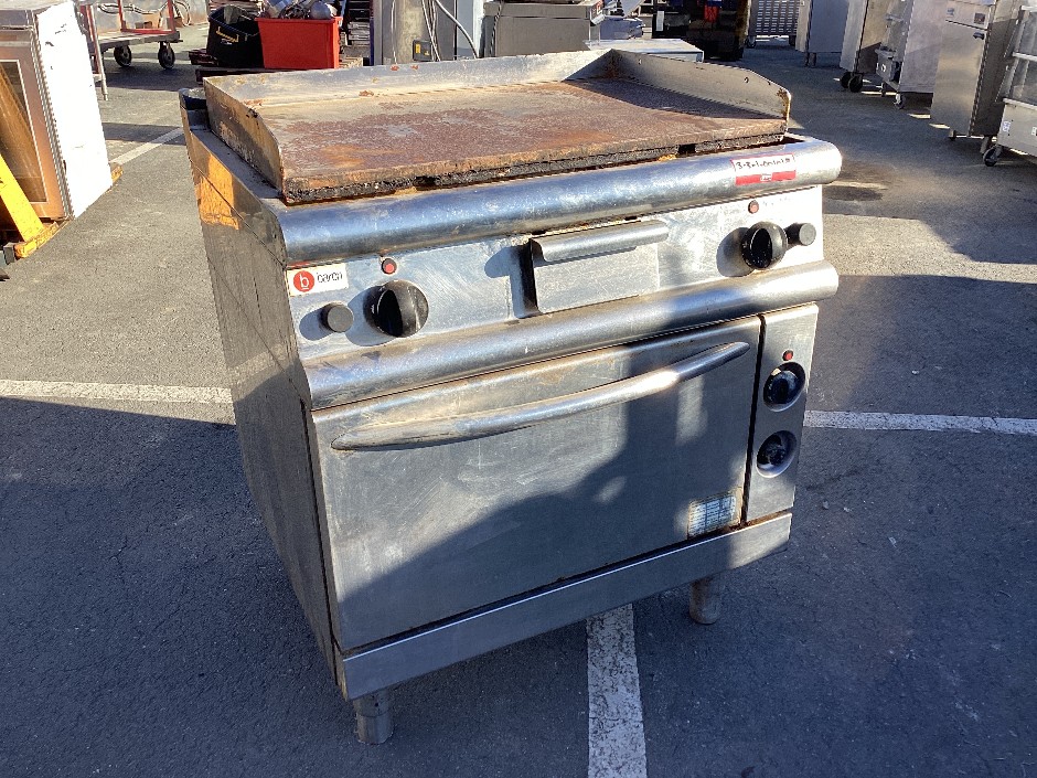 <p>Baron Gas Griddle and Oven</p>
