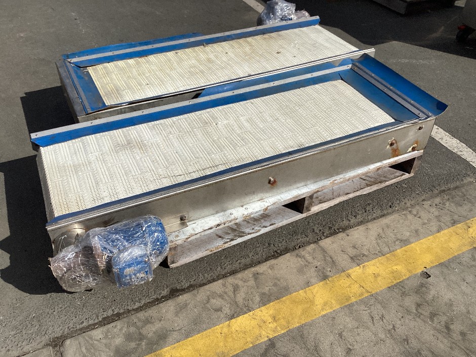 <p>2 x Electric Conveyors</p>