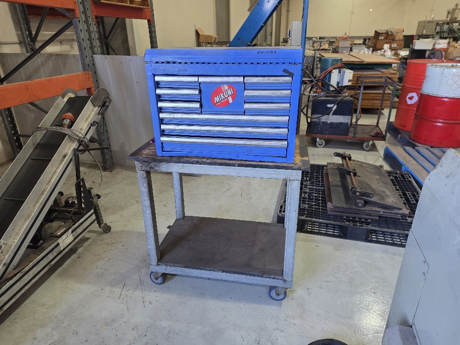 <p>Toolbox & Bench</p>