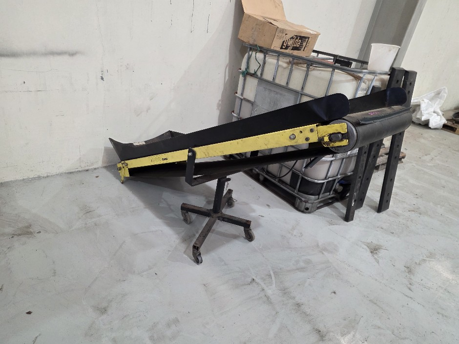 <p>Conveyor Ladder</p>