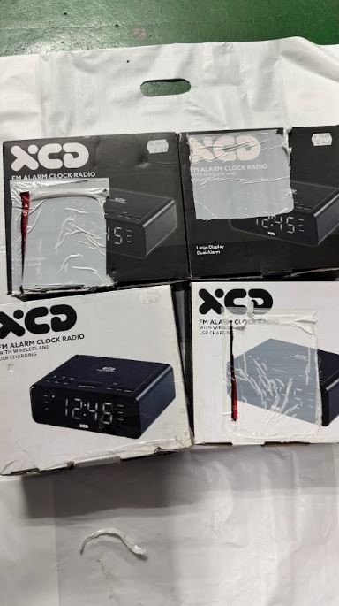 CLOSING DOWN SALE: x4 FM Alarm Clock Radio with wireless charging