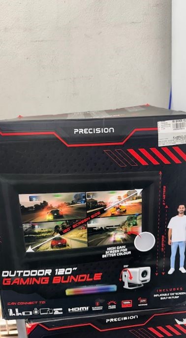 CLOSING DOWN SALE: Outdoor Gaming Projector Bundle