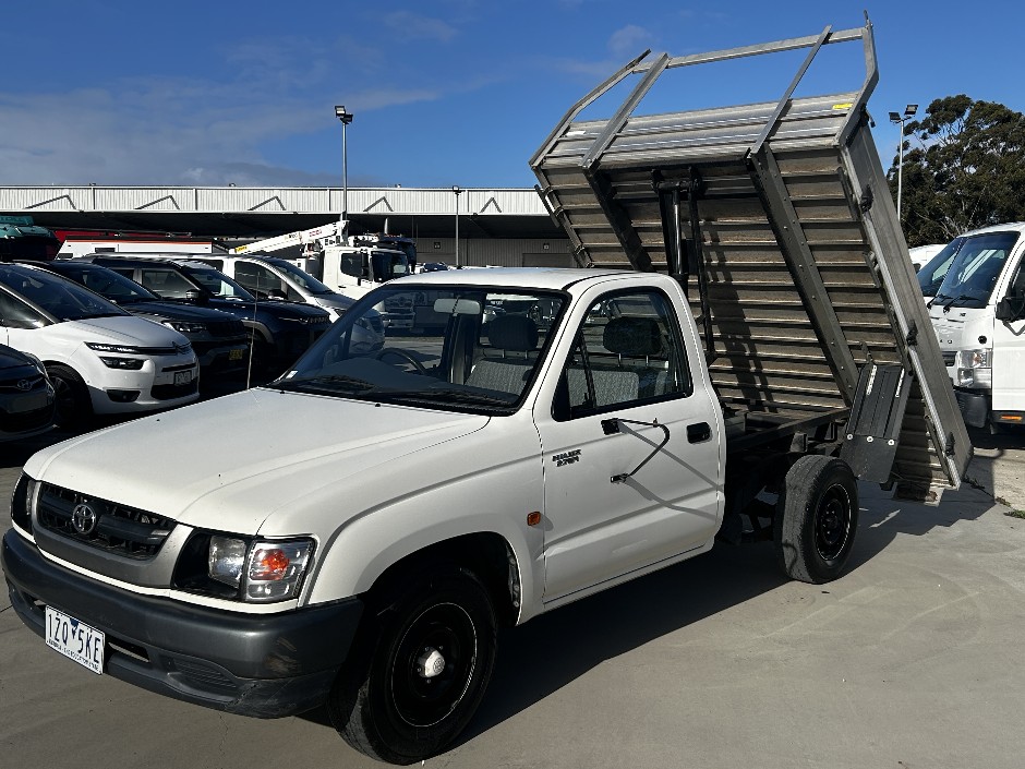 2003 Toyota Hilux Petrol (TIPPER)