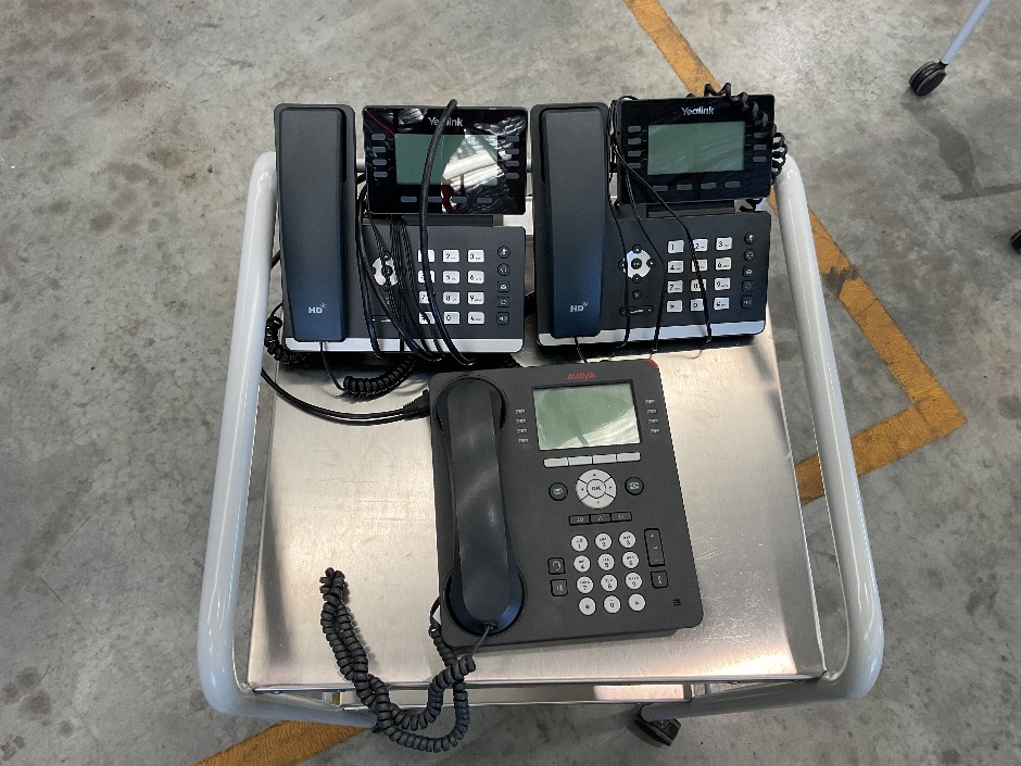 YeaLink & AVAYA Desk Phones