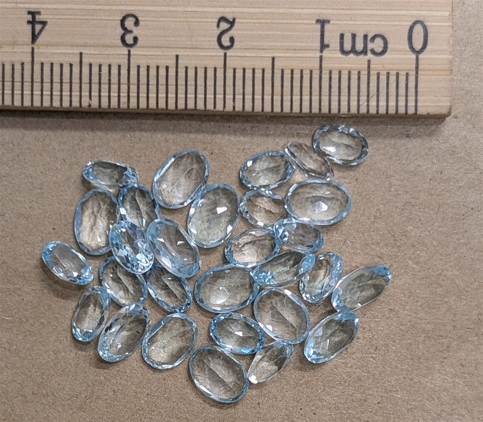 20 Carats Blue Topaz Gemstones