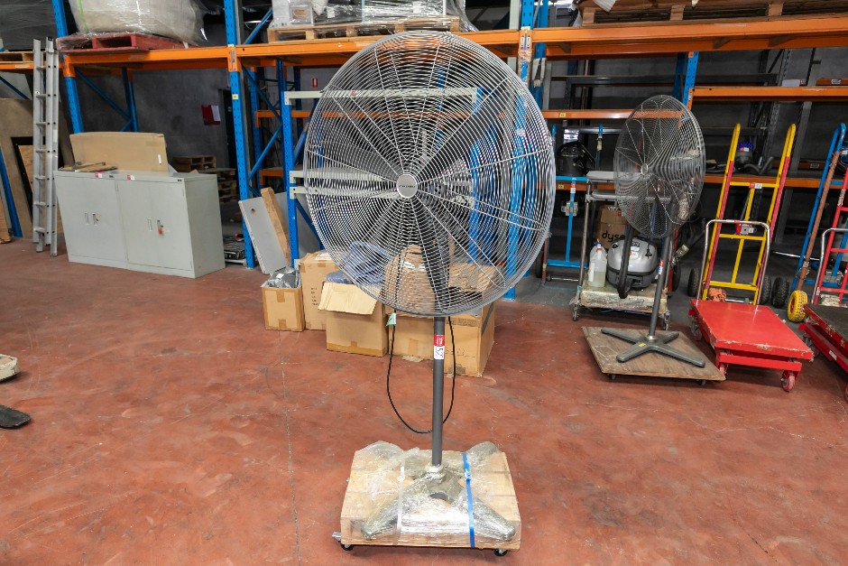 <p>Dyna Breeze Industrial Pedestal Fan</p>