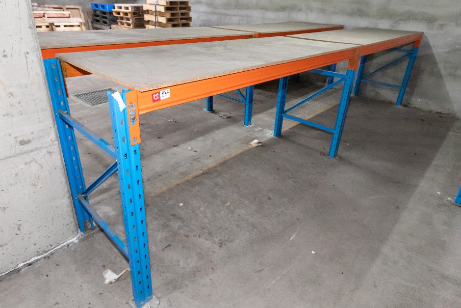 <p>Pallet Racking</p>