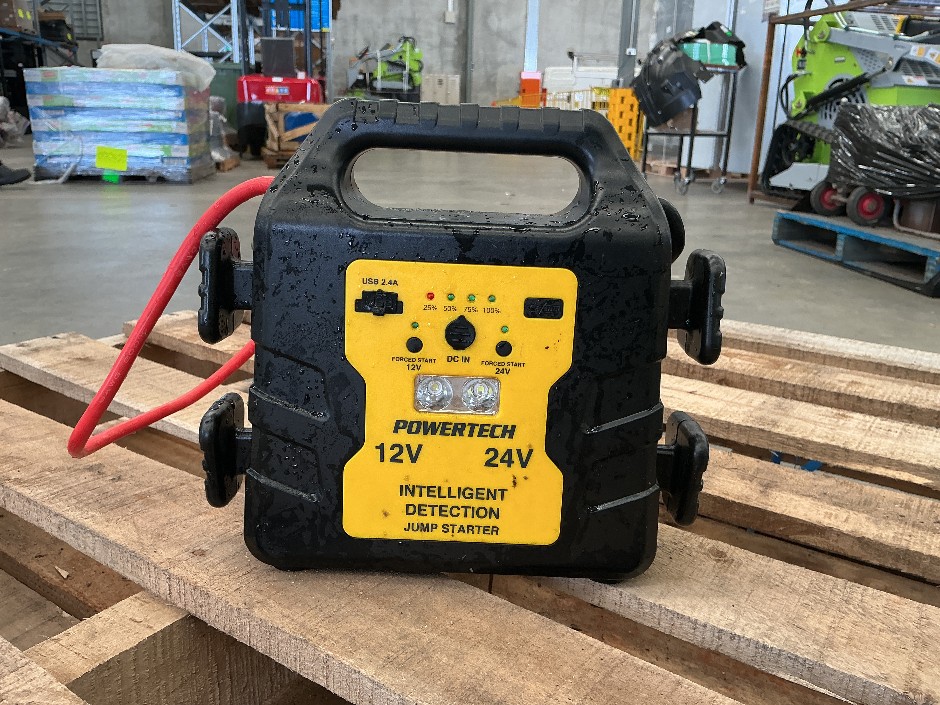 <p>Powertech 12/21V Jumpstarter</p>