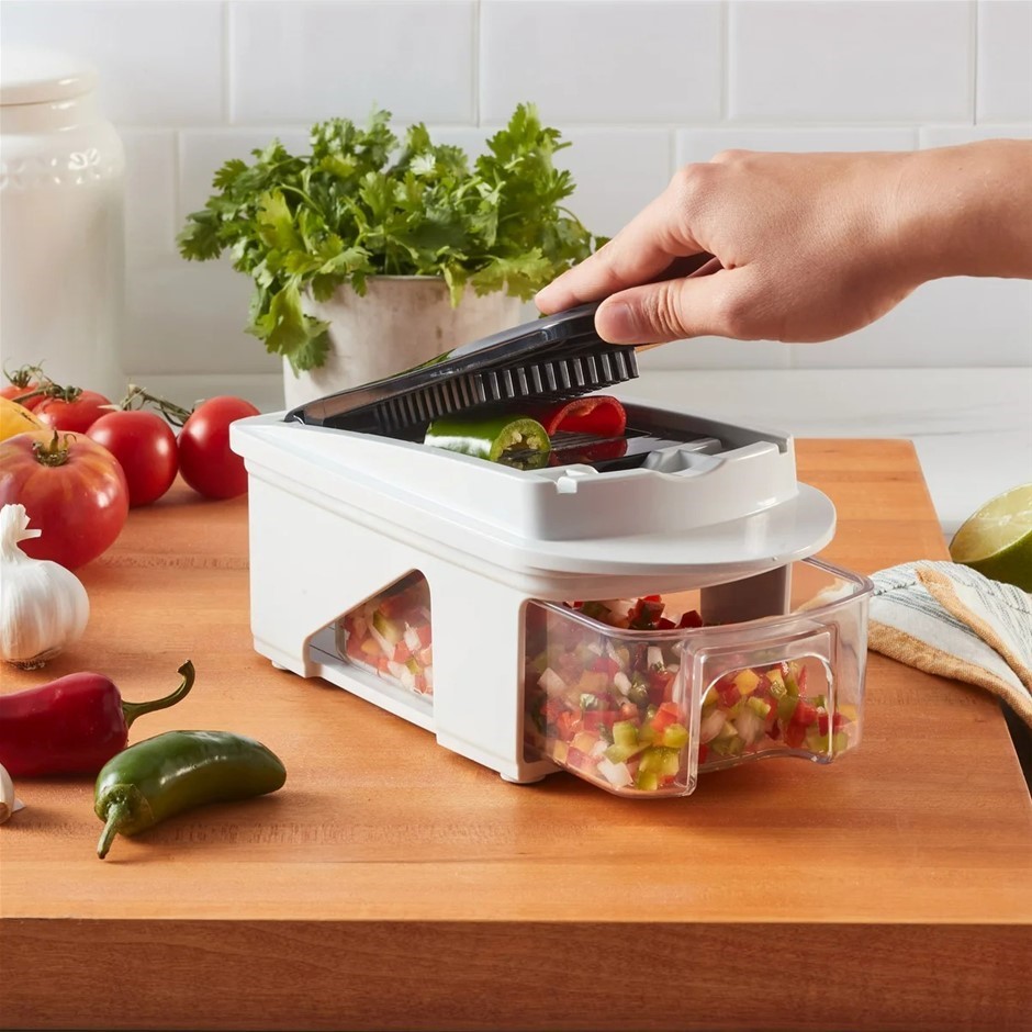 MIU 11pc Vegetable Chopper. NB: Minor use & 1 x square razor piece minor da