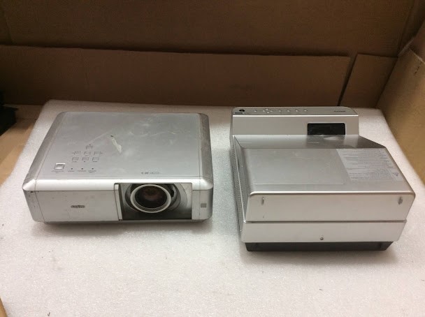 Sanyo PDG-DWL2500&PLV-Z5 Projector (Lot of 2)