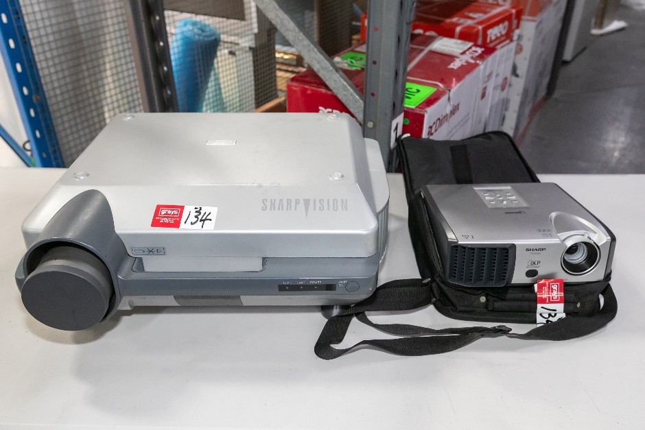 Sharp Projectors & Screen