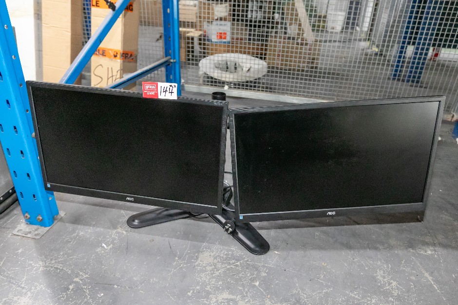 <p>LED Monitors with Twin Monitor Stand</p>