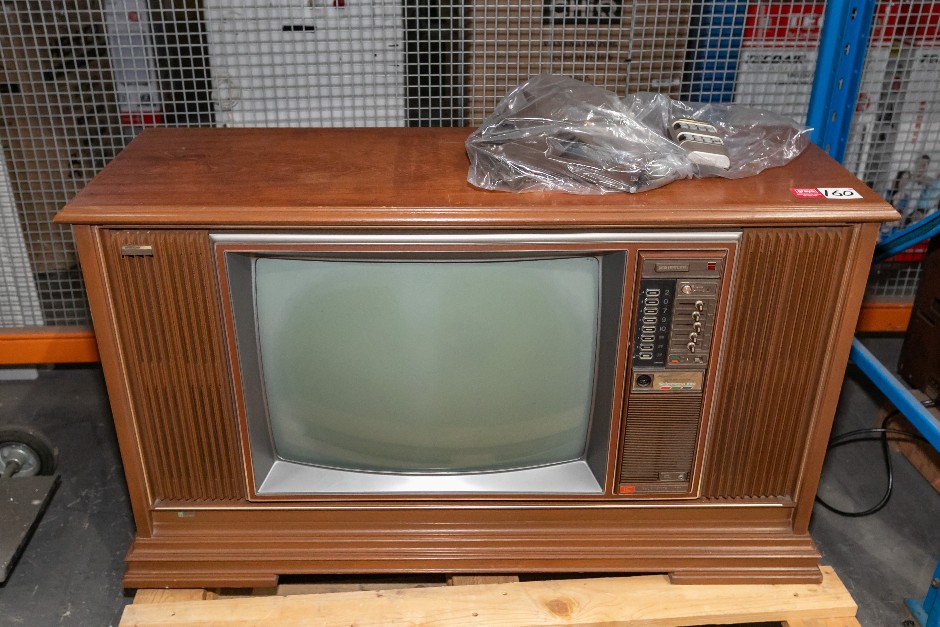 <p>Kriesler Colourama 660 Vintage Colour TV</p>