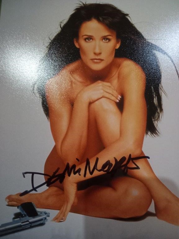 DEMI MOORE SIGNED 'STRIPTEASE' MOVIE PHOTO