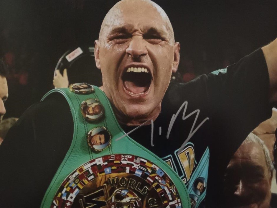 TYSON FURY SIGNED BOXING PHOTO