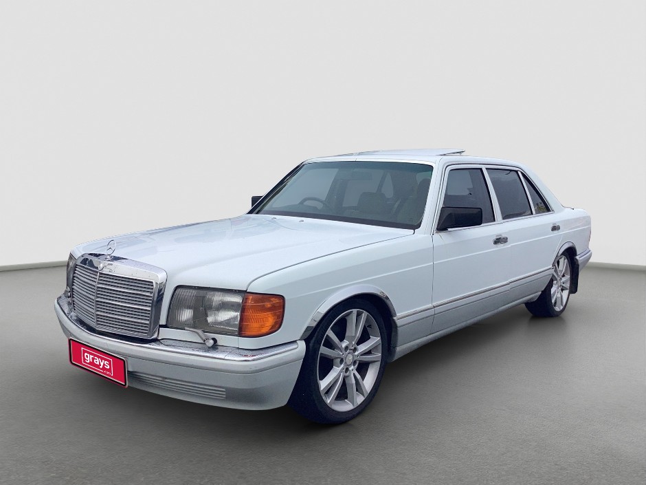1986 Mercedes-Benz 560SEL Petrol