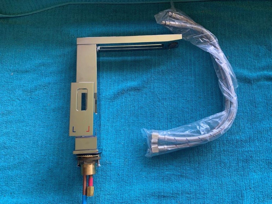 1 x Simply Inspiring Kitchen Swivel Mixing Tap (Unused)