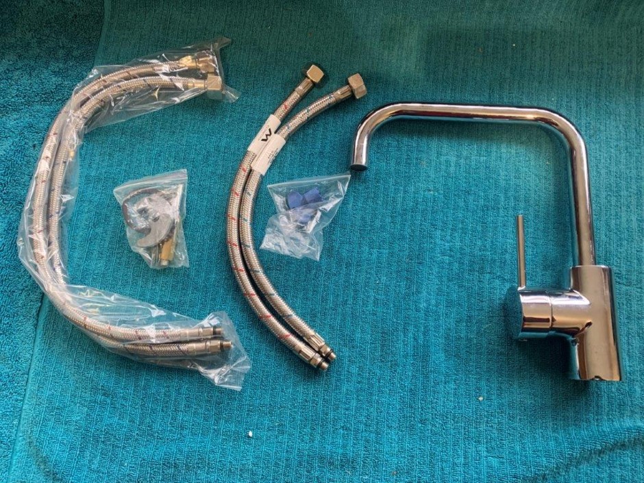 1 x Coroma Sink Swivel Mixer Tap (Unused)