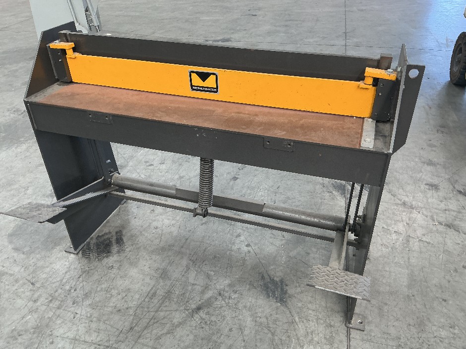 <p>Metal Master Guillotine</p>