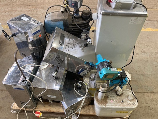 8x ZIP Hot Water Systems, 1x Water Cooler & Various Items - Forest Lake