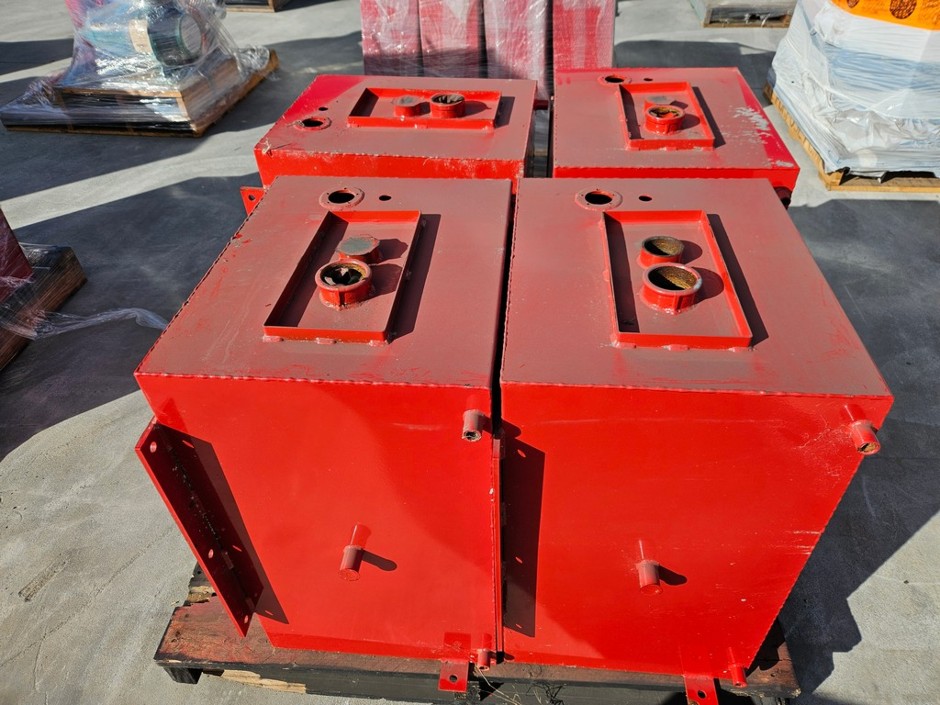 <p>FUEL TANK, QTY x4</p>